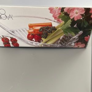 Studio Nova new in box, divided relish dish11 inches. Great accent to table